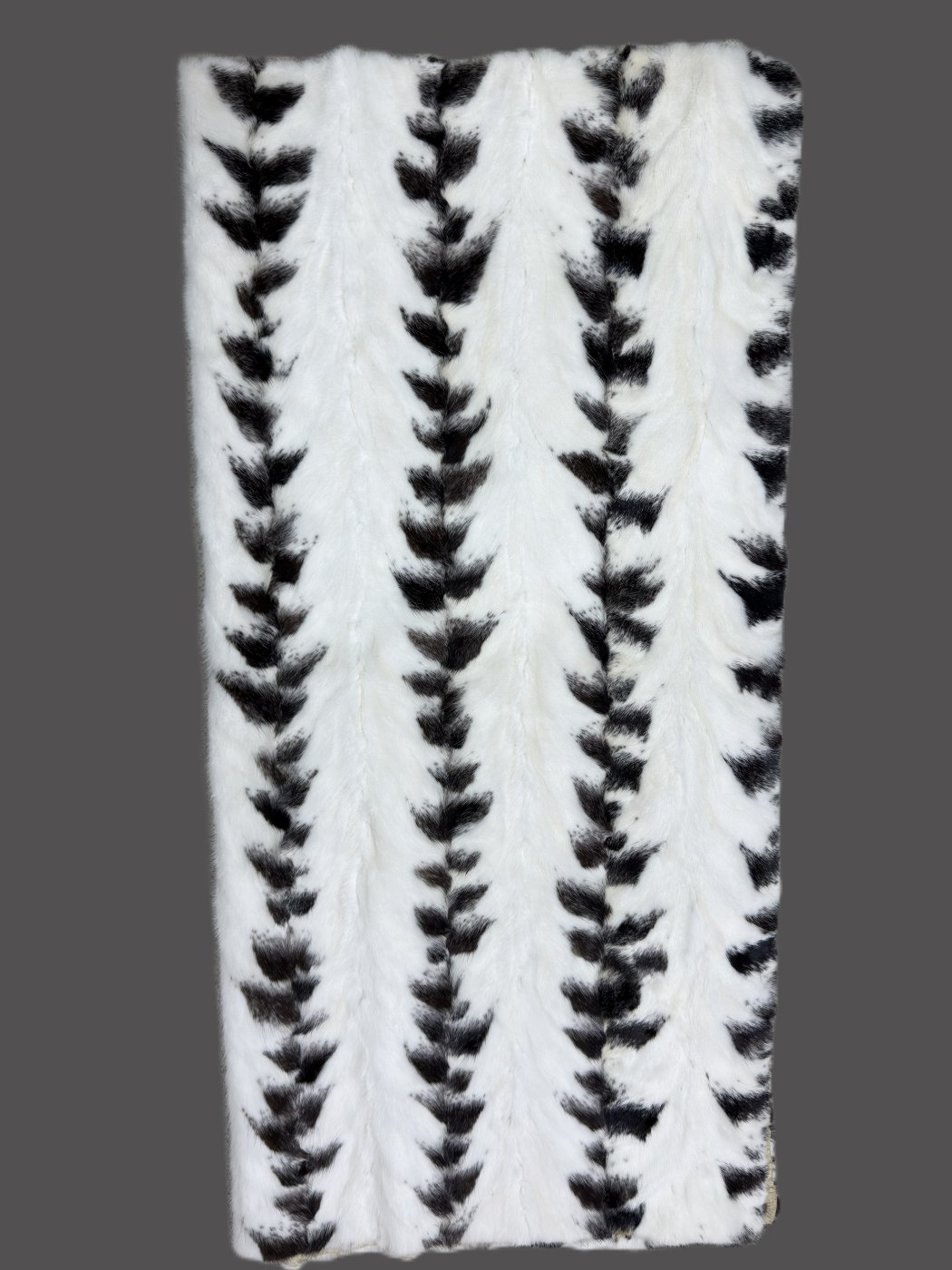 Black-cross Mink Paw